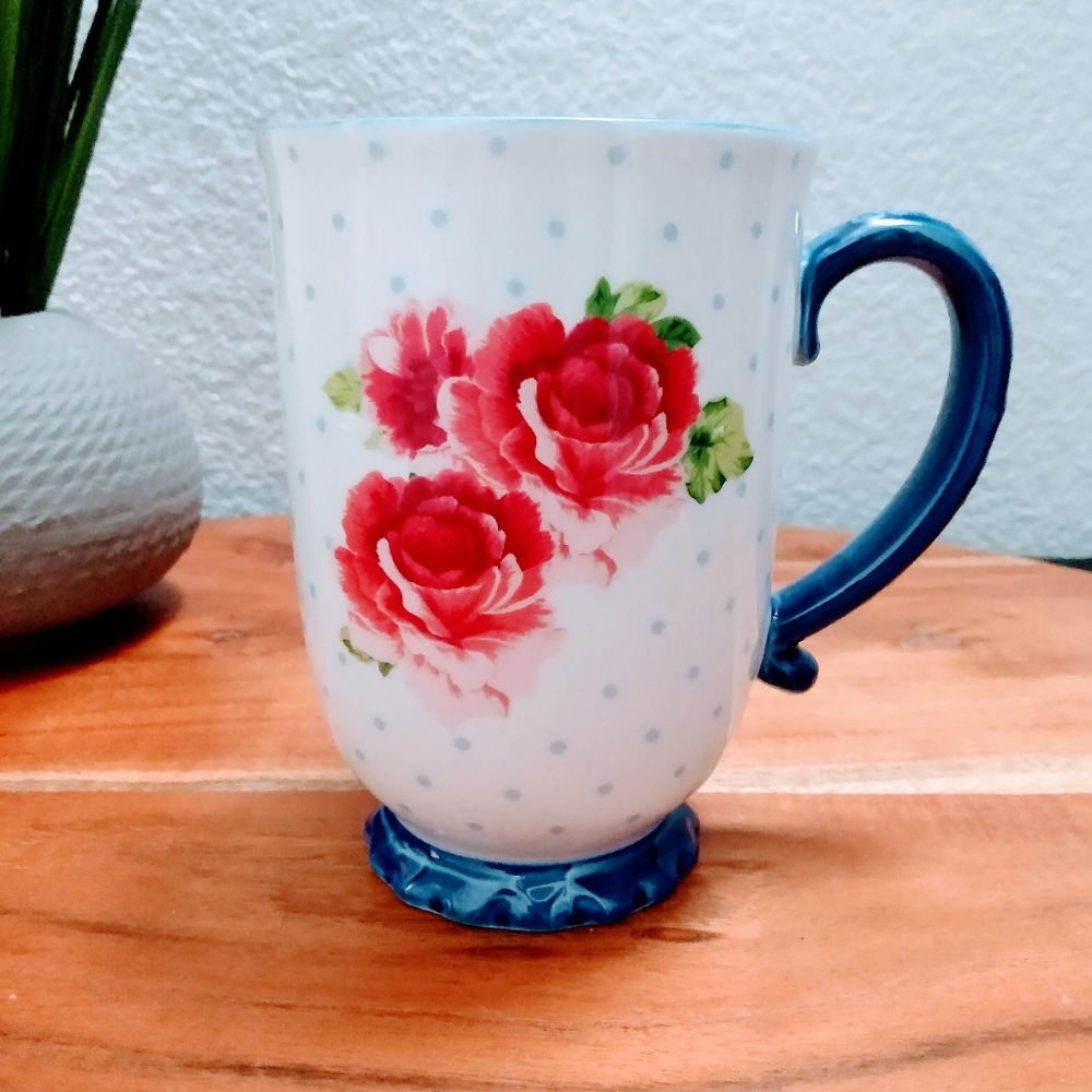 NWOT Pioneer Woman Polka Dot Mug